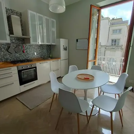 Il Balcone Sul Teatro Апартаменти Ла-Спеція