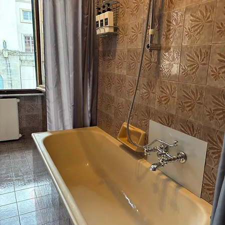 Il Balcone Sul Teatro *