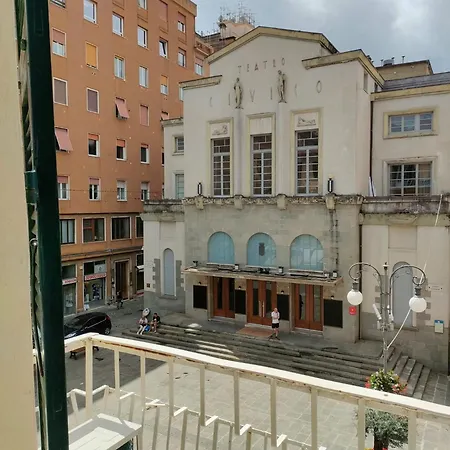 Il Balcone Sul Teatro Apartamento
