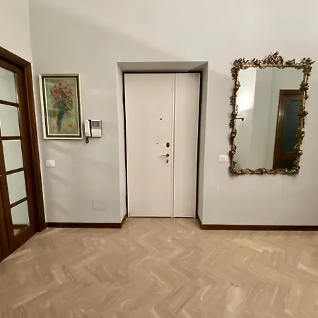 Il Balcone Sul Teatro