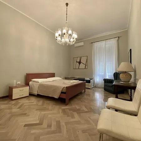 Il Balcone Sul Teatro Специя